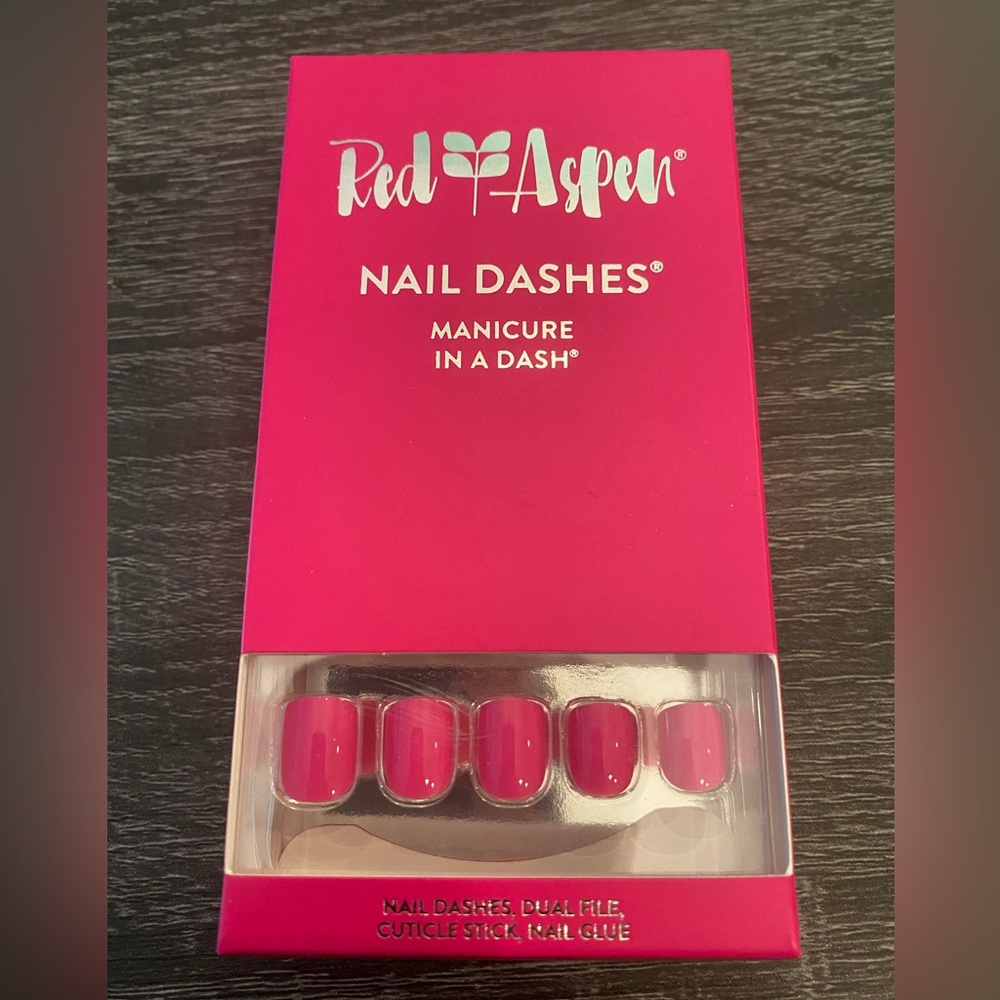 Red Aspen Short Acrylic Nails Hadleigh Picks Peonies